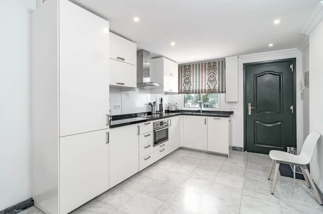 Contemporary 2Br Apt With Terrace In Nueva Andalucia 'The Golf Valley' Apartment Marbella
