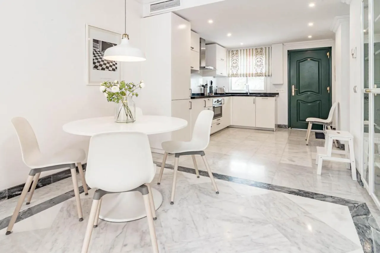 Contemporary 2Br Apt With Terrace In Nueva Andalucia 'The Golf Valley' Apartment Marbella