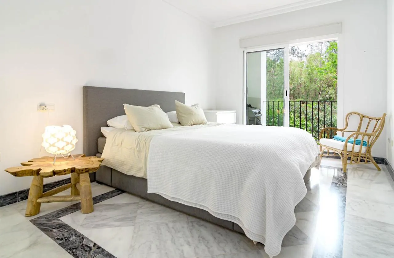 Appartement Contemporary 2Br Apt With Terrace In Nueva Andalucia 'The Golf Valley' à Marbellac 0*,